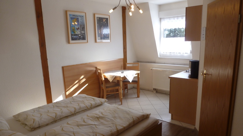 Doppelzimmer - Pension 'Zum Knipser' in Dresden Doppelzimmer - Pension 'Zum Knipser' in Dresden